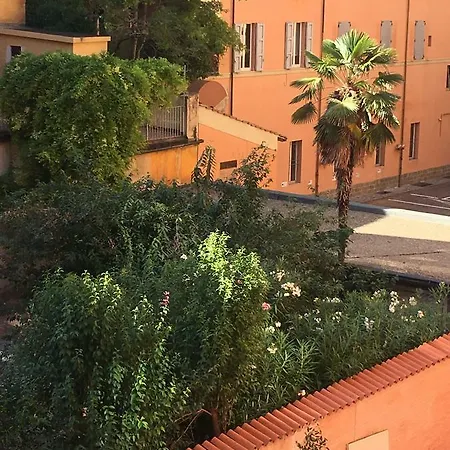 Second Floor Centro Storico מלון 2*