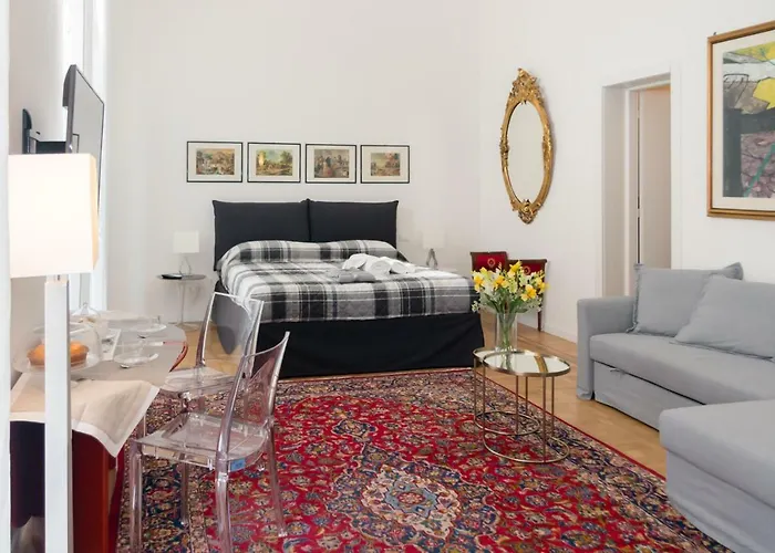 Second Floor Centro Storico מלון 2*