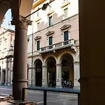 Second Floor Centro Storico 2*