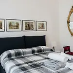 Second Floor Centro Storico ホテル ボローニャ