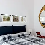 Second Floor Centro Storico ホテル ボローニャ