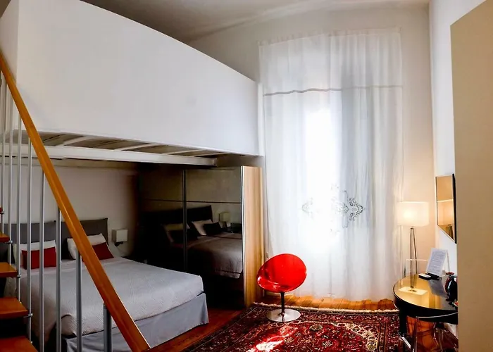 Second Floor Centro Storico 볼로냐