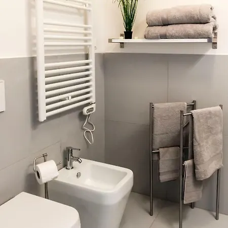 Hotel Second Floor Centro Storico 2*