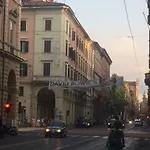 Second Floor Centro Storico Bologne