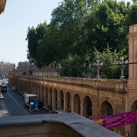 Second Floor Centro Storico Отель Болонья
