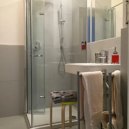 Second Floor Centro Storico 2* Болонья