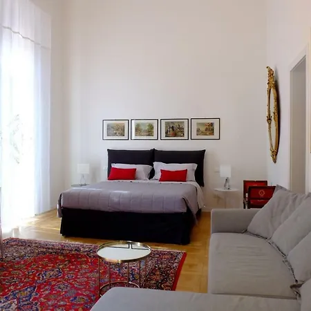 Second Floor Centro Storico Отель