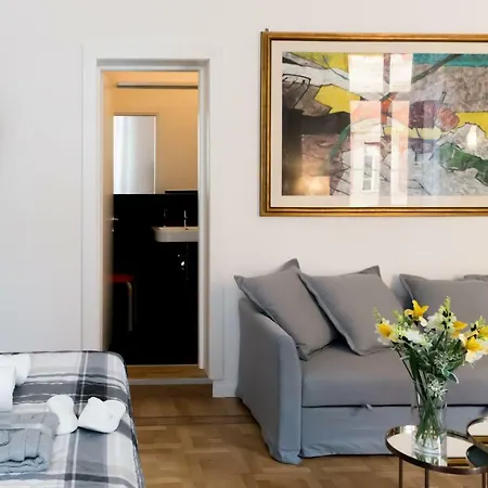 Second Floor Centro Storico Bed & Breakfast 2*